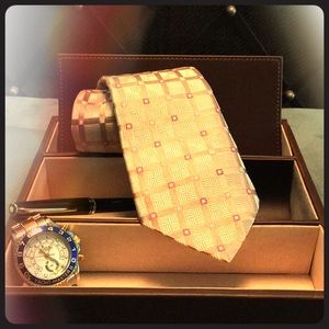 Ultraviolet squares tie